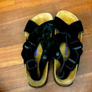 Birkenstock size 39 sandal w black suede straps